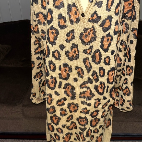 Lucky & Blessed • Women • Safari Design • Large • Brown/ Black •Tunic Sweater - Picture 3 of 16